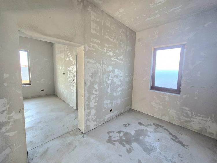 Casă cu 4 camere cu Teren 430 Mp în Vladimirescu
