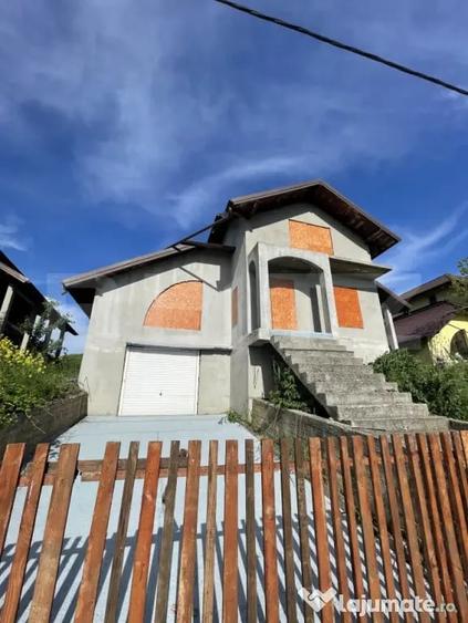 Casă cu 3 camere cu Teren 793 Mp în Fălticeni