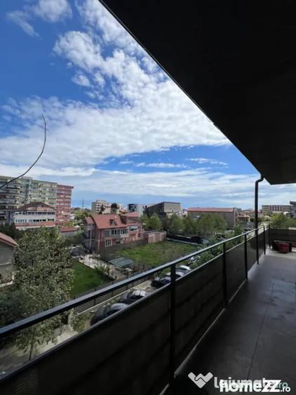 Apartament cu 3 camere semidecomandat în Energia