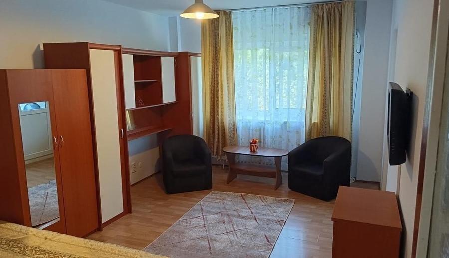 Garsonieră decomandată în Tineretului