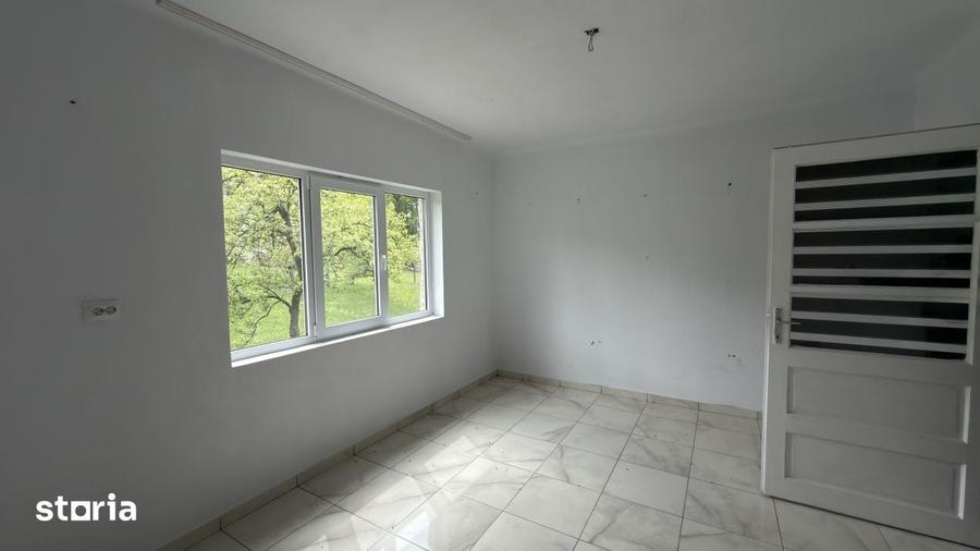 Casă cu 3 camere cu Teren 2200 Mp în Șișești
