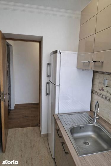 Apartament cu 3 camere decomandat în Ostroveni