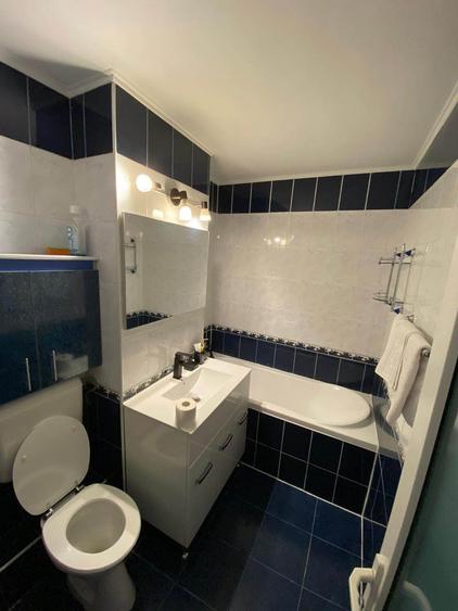 Apartament cu 3 camere decomandat în Exterior Vest