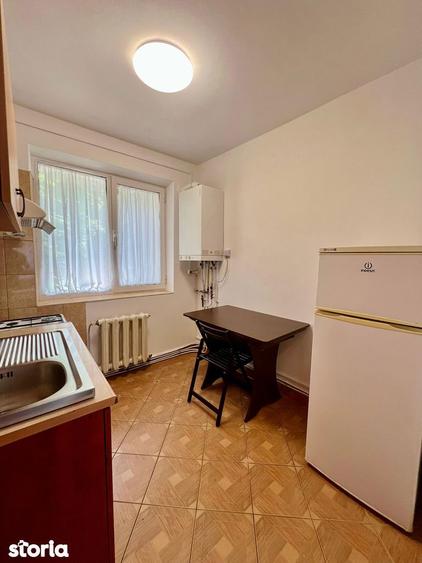 Apartament cu 2 camere semidecomandat, mobilat în Piața Unirii