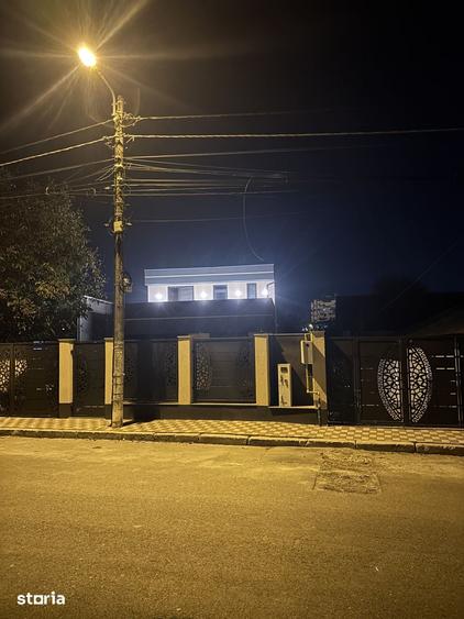 Casă cu 3 camere cu Teren 230 Mp în Central