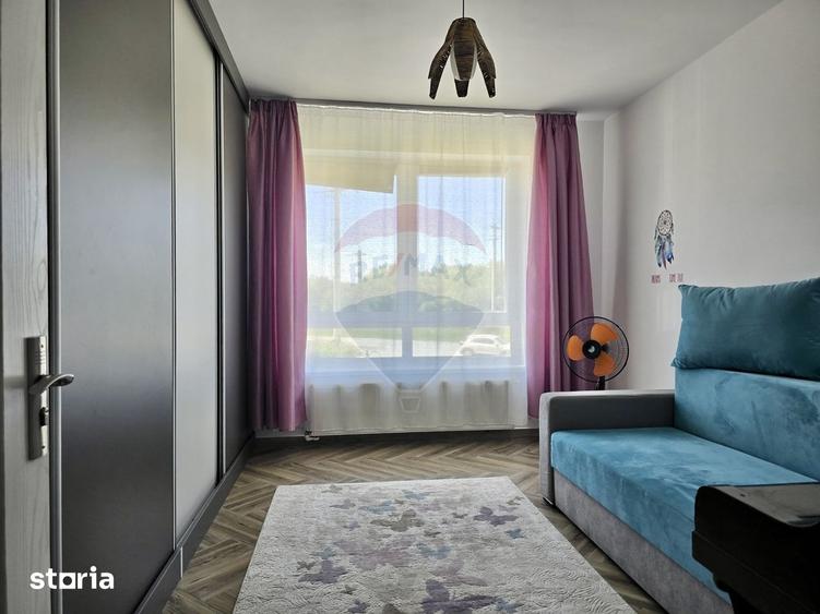Apartament cu 3 camere decomandat în Cristian
