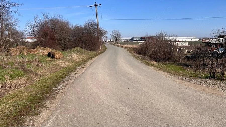 Teren de 1800 mp, în Sântion