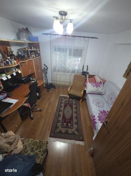 Apartament 3 camere 2 bai Str Pecineaga - 10
