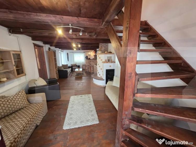 Casă cu 7 camere cu Teren 1384 Mp în Cernat