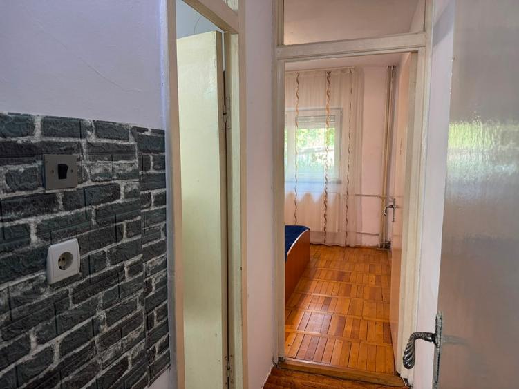 Apartament cu 2 camere semidecomandat în Aradului