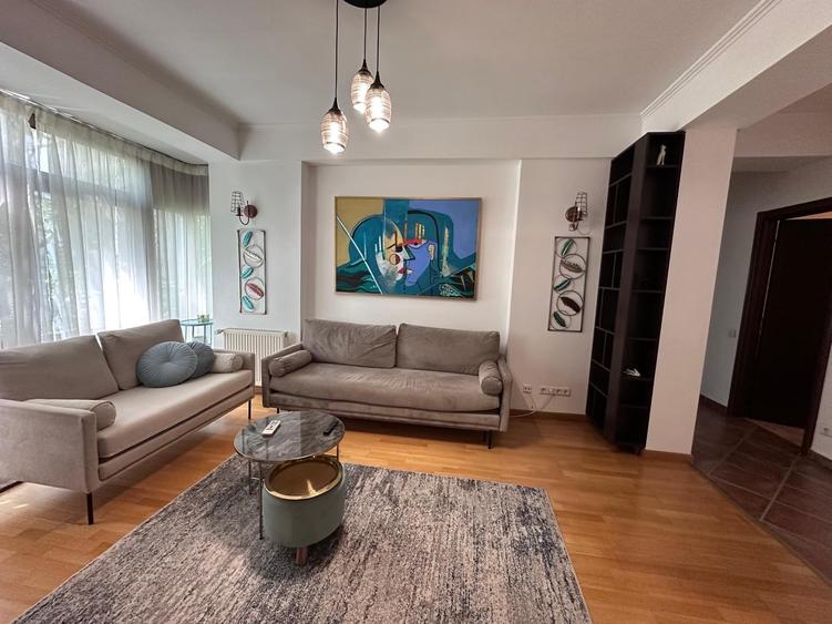 Bloc nou.3 camere decomandate,2 băi,bucătărie.Mobilat și utilat - 2