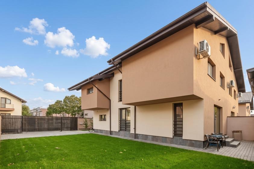 Duplex cu 4 camere cu Piscina în Drumul Taberei