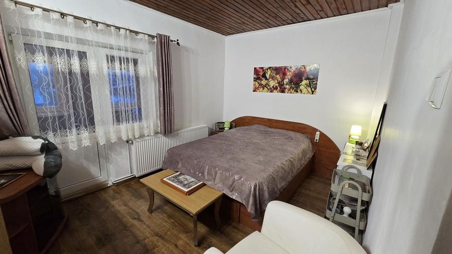 Casă cu 4 camere în Central