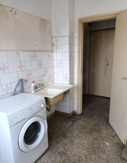 Apartament cu 3 camere decomandat, mobilat în Lujerului