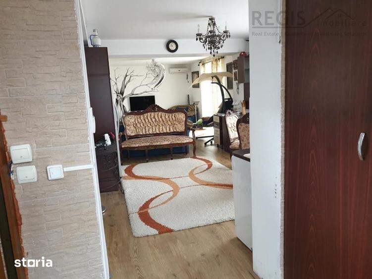 Casă cu 8 camere cu Teren 400 Mp în Central
