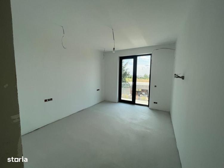 Casă cu 4 camere în Tunari