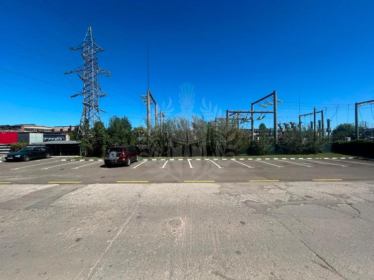 Spațiu comercial, de 900 mp, în Bucov