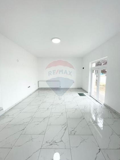 Spațiu comercial, de 50 mp, în Pârneava