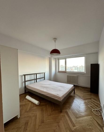 Apartament cu 3 camere decomandat în Titulescu