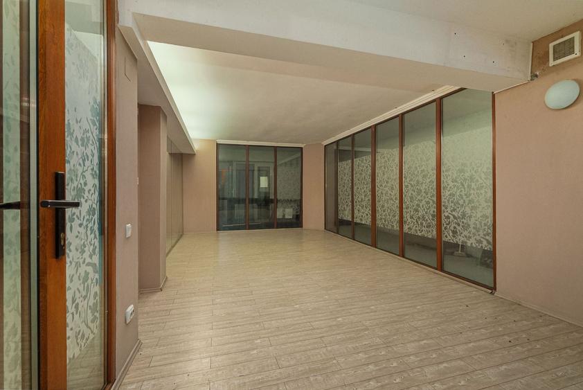 Spațiu comercial, de 424 mp, în Băneasa