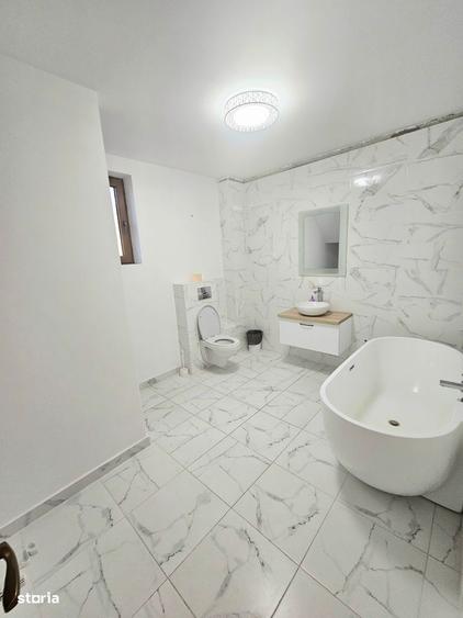 Casă cu 4 camere în Rontău