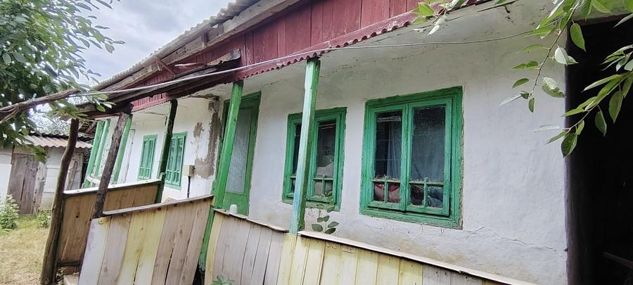 Casă individuală cu 2 camere cu Teren 250 Mp în Central
