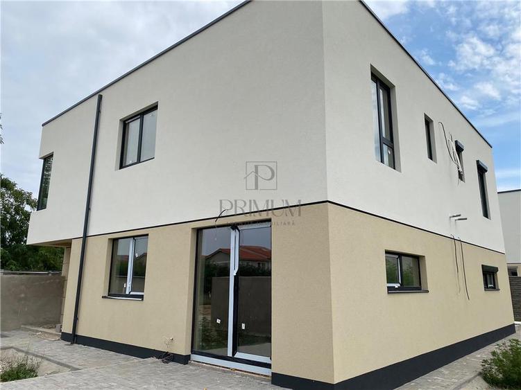 Duplex cu 4 camere cu Canalizare în Giroc