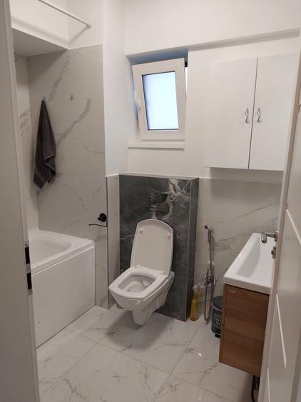 Apartament cu 3 camere decomandat în Valea Lupului