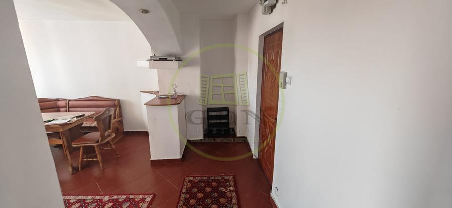 Apartament cu 2 camere semidecomandat, mobilat în Craiovița Nouă