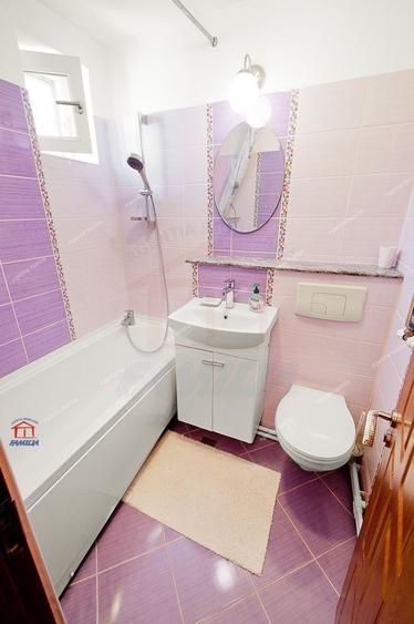 Apartament cu 4 camere semidecomandat, mobilat în Micro 20