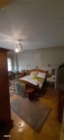 Casă cu 7 camere cu Teren 169 Mp în Central