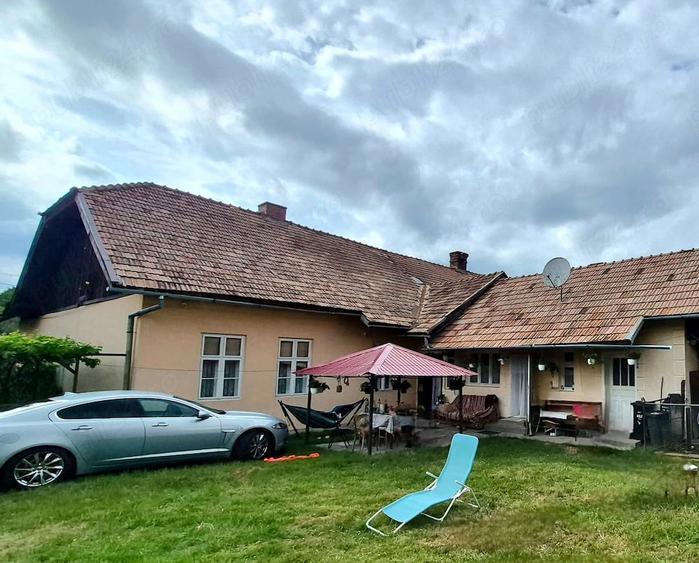 Casă cu Teren 3000 Mp în Călățele