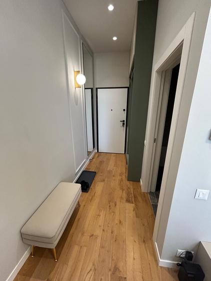 Apartament cu 4 camere decomandat în Cotroceni