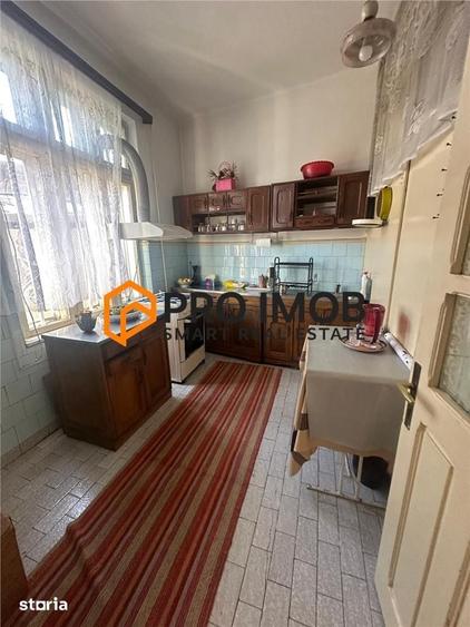 Casă cu 4 camere cu Teren 317 Mp în Central