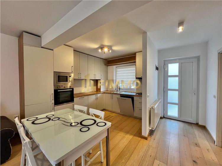 Duplex cu 3 camere cu Canalizare în Lisaura