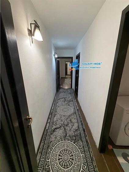Apartament cu 3 camere semidecomandat, mobilat în Berceni