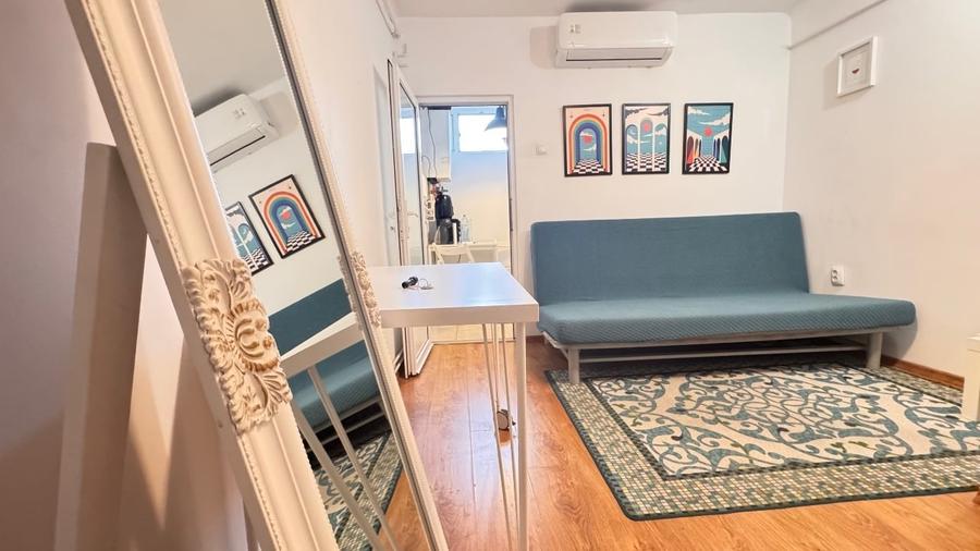 Apartament cu 2 camere semidecomandat, mobilat în Universitate