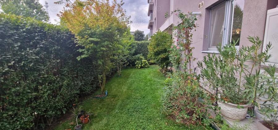 Apartament cu 3 camere decomandat în Lipovei