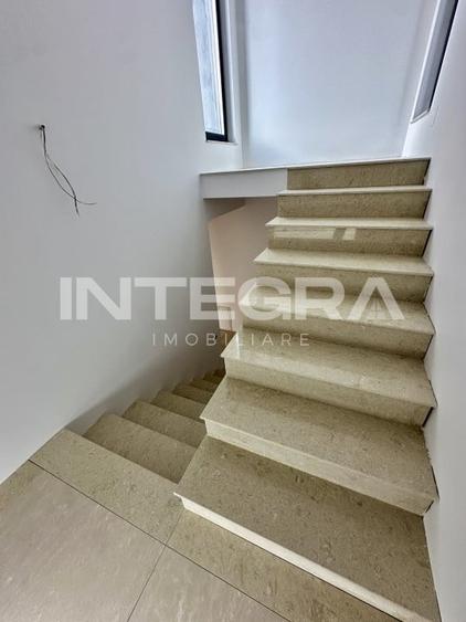 Casă individuală cu 5 camere cu Canalizare în Iris