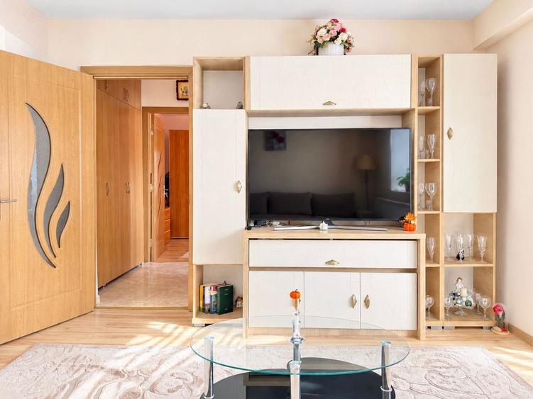 Apartament cu 2 camere semidecomandat, mobilat în Simion Bărnuțiu