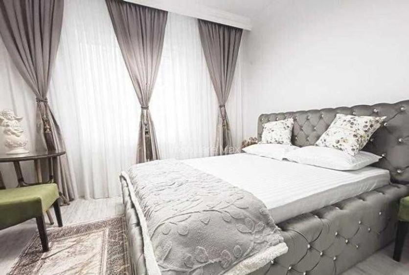 Apartament cu 3 camere decomandat, mobilat în Regie