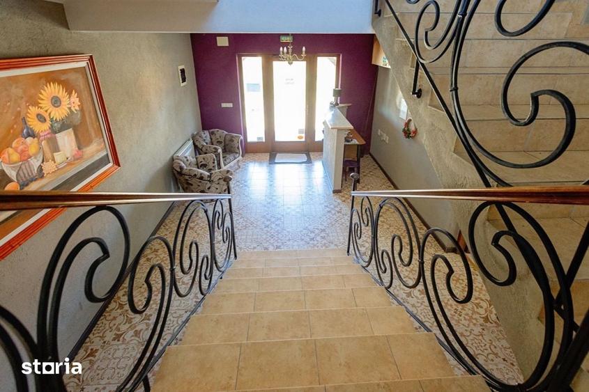 Casă cu 10 camere cu Teren 2000 Mp în Central