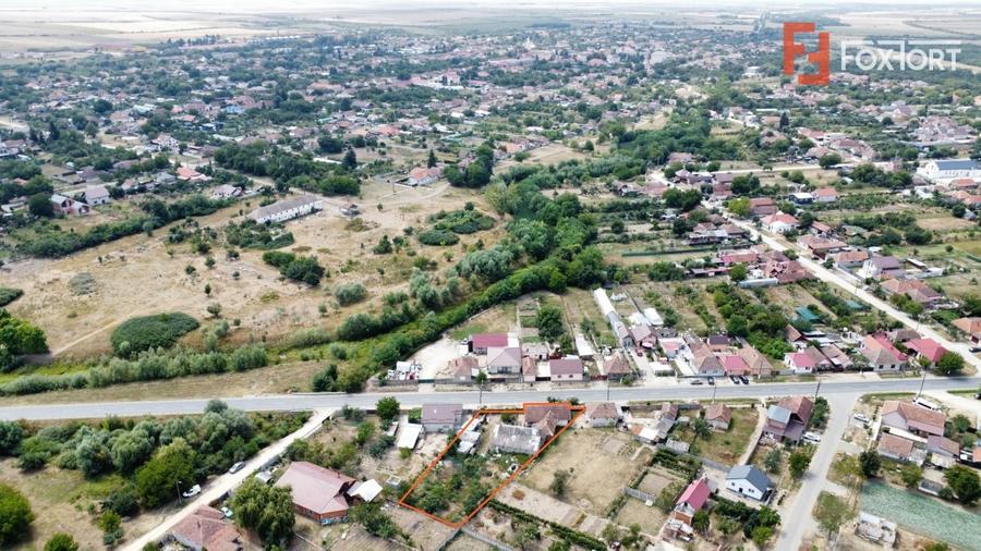 Casă individuală cu 6 camere cu Teren 1200 Mp în Gătaia