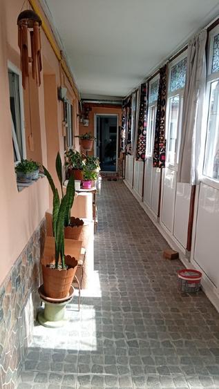 Casă individuală cu 4 camere cu Teren 300 Mp în Fundeni