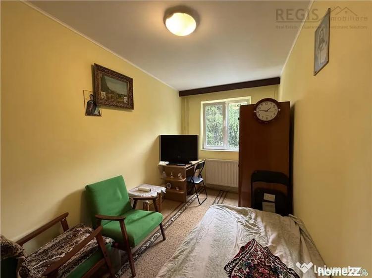 Apartament cu 3 camere semidecomandat în Astra