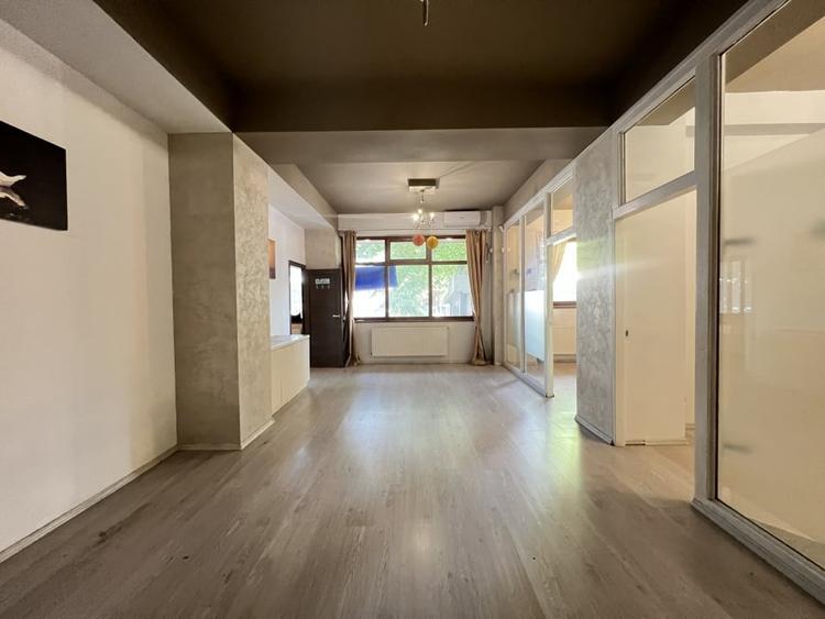 Birou, de 650 mp, în Trocadero