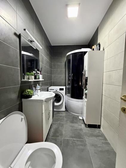 Apartament cu 4 camere semidecomandat, mobilat în Florești