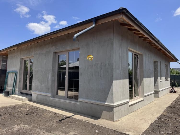Casă individuală cu 4 camere cu Canalizare în Otopeni