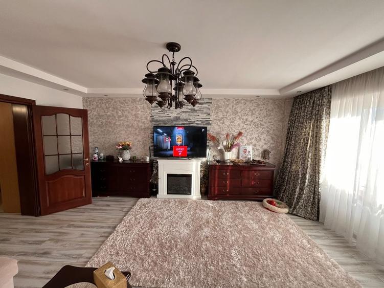 Apartament cu 3 camere decomandat, mobilat în Nerva Traian