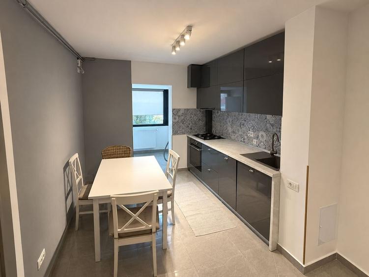 Apartament cu 2 camere decomandat, mobilat în Capitol
